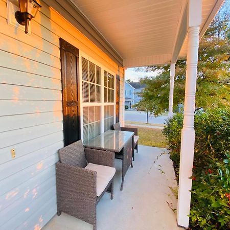 Spacious Room With Shared Bathroom Raleigh Exterior photo